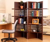 Перегородка может быть отделана карманами и полками на которых удобно хранить всякие мелочи Перегородка может быть отделана карманами и полками на которых удобно хранить всякие мелочи