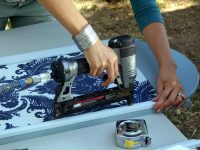 Процесс крепления бумаги к каркасу ширмы Процесс крепления бумаги к каркасу ширмы