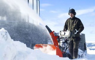 Бензиновый самоходный снегоуборщик: как выбрать лучшую технику