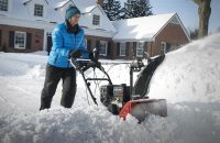 Важным критерием выбора снегоуборщика является мощность бензинового мотора Важным критерием выбора снегоуборщика является мощность бензинового мотора