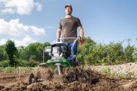 Дизельные модели мотоблоков более экономичные, чем бензиновые Дизельные модели мотоблоков более экономичные, чем бензиновые