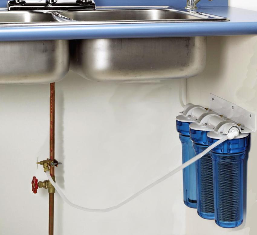 Трехступенчатая система очистки воды проточного типа