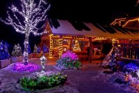 Купить уличные светодиодные гирлянды на дом и другие объекты можно в многочисленных интернет-магазинах, специализирующихся на товарах данного типа Купить уличные светодиодные гирлянды на дом и другие объекты можно в многочисленных интернет-магазинах, специализирующихся на товарах данного типа