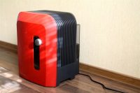 Модель увлажнителя Electrolux EHAW-6515/6525 имеет специальный ночной режим работы и удобную сисему очистки Модель увлажнителя Electrolux EHAW-6515/6525 имеет специальный ночной режим работы и удобную сисему очистки