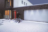 Немаловажный фактор - теплопроводность материала, из которого сделаны ворота Немаловажный фактор - теплопроводность материала, из которого сделаны ворота