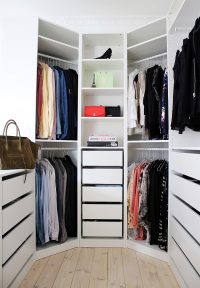 Вместительная гардеробная из кладовки Вместительная гардеробная из кладовки