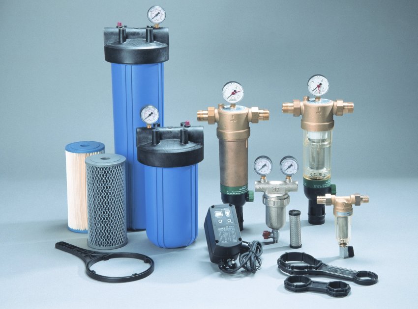Различные варианты бытовых проточных фильтров для воды