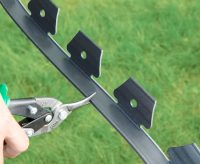 Бордюр легко разрезается на необходимую длину Бордюр легко разрезается на необходимую длину