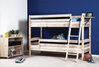 Контрастная стена синего цвета в комнате двух мальчиков Контрастная стена синего цвета в комнате двух мальчиков