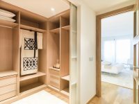 Компактная угловая гардеробная в спальне Компактная угловая гардеробная в спальне