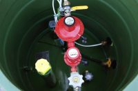 Датчики и клапаны горловины резервуара Датчики и клапаны горловины резервуара