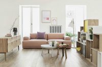 Интересная, светлая мебель может дополнить дизайн интерьера