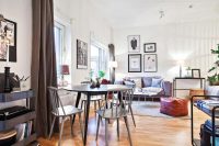 Декором для стен могут служить рамы с картинами и фотографиями Декором для стен могут служить рамы с картинами и фотографиями