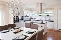 Стиль хай-тек отличается металлическими и хромированными элементами Стиль хай-тек отличается металлическими и хромированными элементами