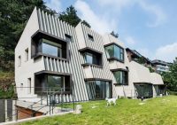 Двухэтажный дом с оригинальной архитектурой Двухэтажный дом с оригинальной архитектурой