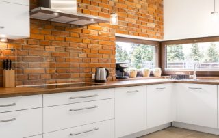 Панели для кухни: практичное и красивое оформление стен и фартука