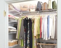 Небольшая гардеробная комната в нише Небольшая гардеробная комната в нише