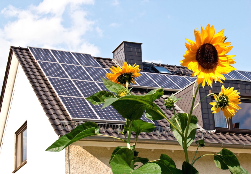 Стоимость минимального комплекта солнечных батарей для дома составляет 120000 рублей