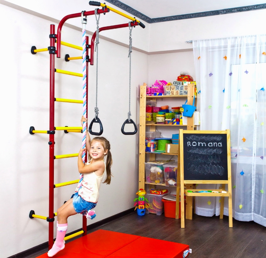 Детский спортивный комплекс в квартиру: интересный досуг и физическое развитие