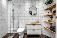 Перед укладкой плитки на стены и пол ванной комнаты, в обязательном порядке производится гидроизоляция