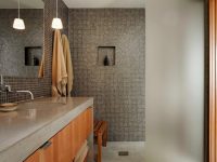 Мозаичная плитка является стильным и современным решением для оформления интерьера ванной