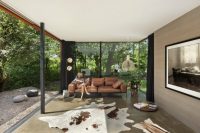 В зимний период остекленную веранду можно не отапливать, но это предполагает использование особо прочных влагостойких материалов для комнаты В зимний период остекленную веранду можно не отапливать, но это предполагает использование особо прочных влагостойких материалов для комнаты