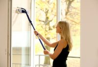 Для разных типов стекол необходимо выбирать специальные средства очистки Для разных типов стекол необходимо выбирать специальные средства очистки