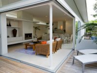 Открытая терраса для отдыха на свежем воздухе Открытая терраса для отдыха на свежем воздухе