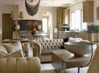 Одним из самых популярных способов расширить пространство квартиры — это совмещение кухни и гостиной с помощью перепланировки  Одним из самых популярных способов расширить пространство квартиры — это совмещение кухни и гостиной с помощью перепланировки