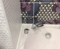 Современные бордюры не только решают вопрос попадания влаги в зазор, но украшают интерьер Современные бордюры не только решают вопрос попадания влаги в зазор, но украшают интерьер