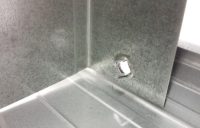 После пробивки прошивочник оставляет ровные и аккуратные отверстия После пробивки прошивочник оставляет ровные и аккуратные отверстия