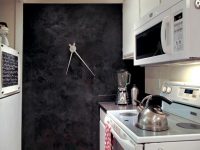 С помощью декоративной штукатурки можно не только украсить кухню, но и скрыть все неровности стен