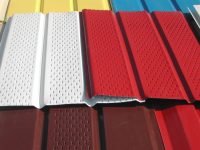 Производители предлагают различные модели кровельных софитов Производители предлагают различные модели кровельных софитов