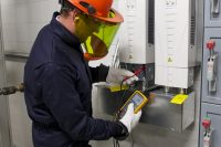 При использовании мультитестера очень важно соблюдать все правила безопасности  При использовании мультитестера очень важно соблюдать все правила безопасности