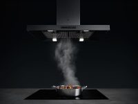 Модель для потолочного монтажа предназначена для «парения» над кухонным островом Модель для потолочного монтажа предназначена для «парения» над кухонным островом