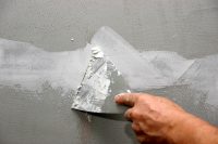 Для того чтобы получить идеально ровную и гладкую поверхность, перед покраской, стоит уделить особое внимание всем неровностям и трещинам Для того чтобы получить идеально ровную и гладкую поверхность, перед покраской, стоит уделить особое внимание всем неровностям и трещинам