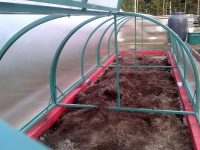 Каркас из профилированных металлических труб будет более долговечным по сравнению с другими Каркас из профилированных металлических труб будет более долговечным по сравнению с другими