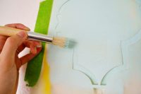 Для ровного размещения трафарета лучше использовать водяной уровень Для ровного размещения трафарета лучше использовать водяной уровень