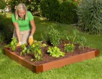 Поднятые грядки нуждаются только в двукратной перекопке - во время посадки и во время уборки урожая Поднятые грядки нуждаются только в двукратной перекопке - во время посадки и во время уборки урожая