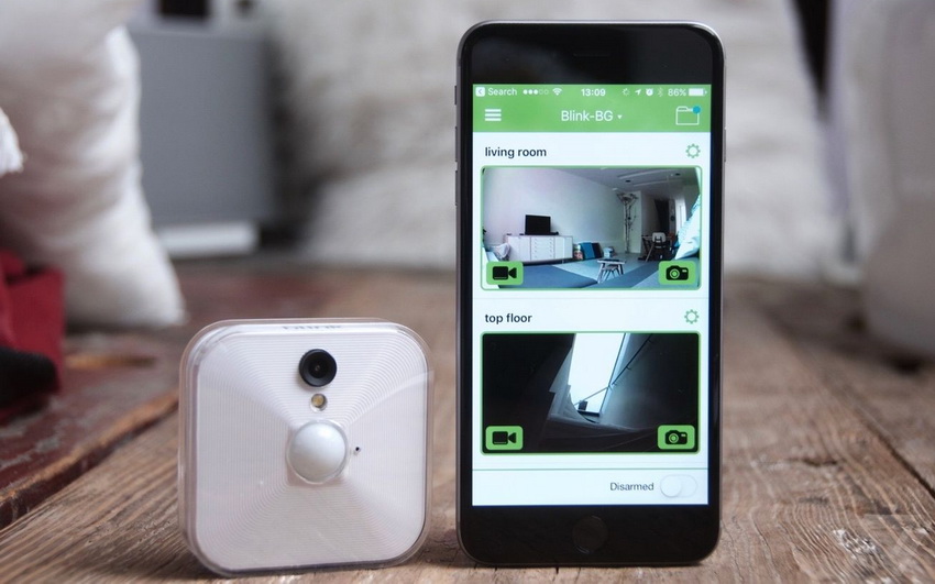Беспроводные мини-видеокамеры могут транслировать картинку на любое устройство, в том числе и мобильный телефон
