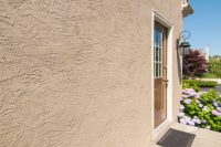 Влагоотталкивающие свойства штукатурки для наружных работ позволяют избежать сырости и развития плесени в доме Влагоотталкивающие свойства штукатурки для наружных работ позволяют избежать сырости и развития плесени в доме