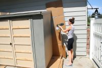 Перед использованием силиконовой, силикатной или акриловой краски по бетону, поверхность следует тщательно очистить и просушить Перед использованием силиконовой, силикатной или акриловой краски по бетону, поверхность следует тщательно очистить и просушить