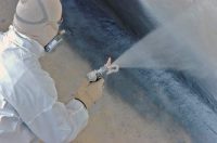 Для нанесения на большие площади краски для наружных работ по штукатурке, лучше использовать пульверизатор или краскопульт Для нанесения на большие площади краски для наружных работ по штукатурке, лучше использовать пульверизатор или краскопульт