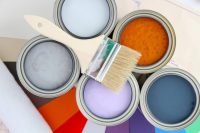 Современные производители предлагают широкую гамму оттенков акриловых красок для дерева Современные производители предлагают широкую гамму оттенков акриловых красок для дерева