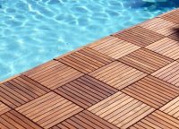 Поверхность деревянных конструкций, окрашенные алкидными красителями, необходимо обновлять каждые несколько лет Поверхность деревянных конструкций, окрашенные алкидными красителями, необходимо обновлять каждые несколько лет