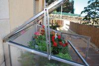 «Бельгийский парник» от производителя оснащен специальным держателем для крышки «Бельгийский парник» от производителя оснащен специальным держателем для крышки