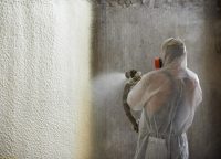 Пенополиуретан не только эффективен, но и весьма удобен в монтаже Пенополиуретан не только эффективен, но и весьма удобен в монтаже