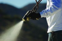 Для распыления ППУ необходимо использовать аппаратуру с высоким давлением Для распыления ППУ необходимо использовать аппаратуру с высоким давлением