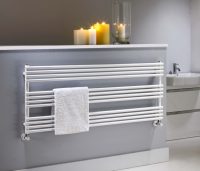 Одним из преимуществ покупки полотенцесушителя от известных производителей является удобство монтажа, поскольку все детали и крепления уже входят в комплект Одним из преимуществ покупки полотенцесушителя от известных производителей является удобство монтажа, поскольку все детали и крепления уже входят в комплект