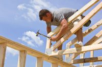 Для того чтобы конструкция была прочной, необходимо проверять правильность угла размещения стропил на мауэрлате Для того чтобы конструкция была прочной, необходимо проверять правильность угла размещения стропил на мауэрлате